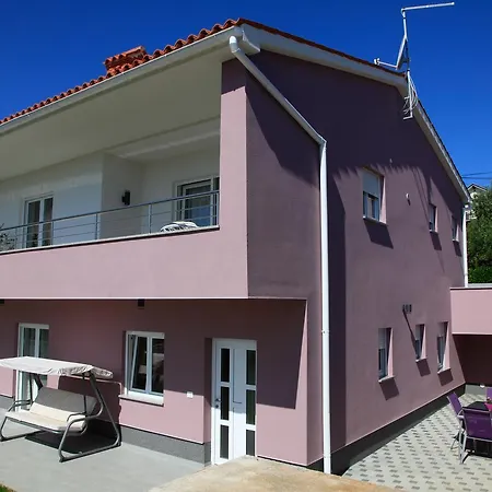 Fiora Apartman